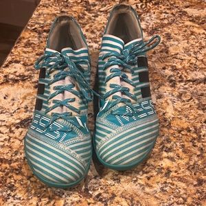 Adidas Kids Nemeziz Messi indoor soccer shoes, Boy's size 5.5